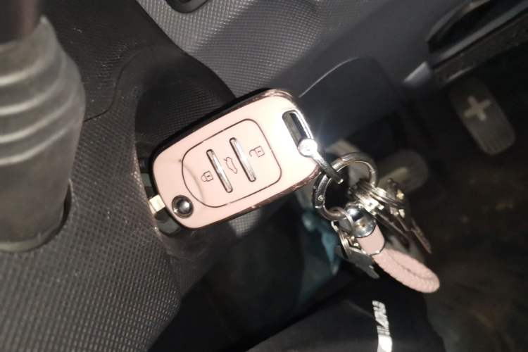 Used Wuling Hongguang MINIEV 2021 Macaron Premium Model – Lithium-NMC Vehicle Key