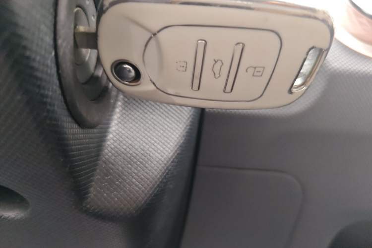 Used Wuling Hongguang MINIEV 2021 Macaron Premium Model – Lithium Iron Phosphate Vehicle Key