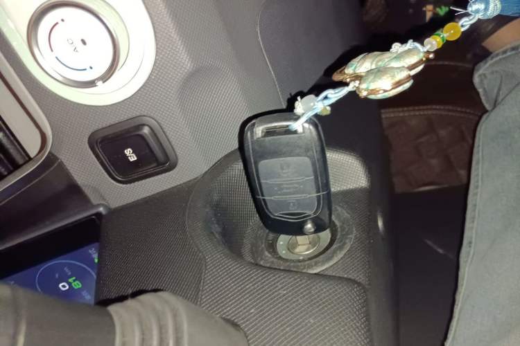 Used Wuling Hongguang MINIEV 2021 Macaron Premium Model – Lithium Iron Phosphate Vehicle Key