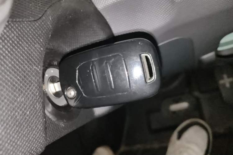 Used Wuling Hongguang MINIEV 2021 Macaron Premium Model – Lithium Iron Phosphate Vehicle Key