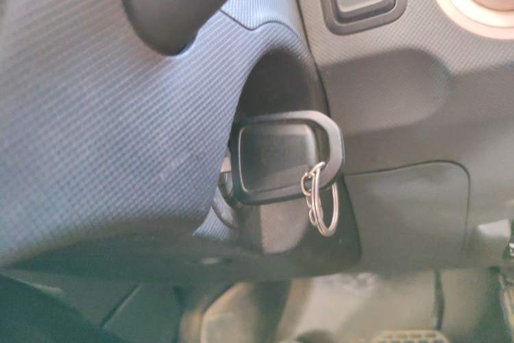 Used Wuling Hongguang MINIEV 2021 Macaron Fashion Model Lithium Iron Phosphate Vehicle Key