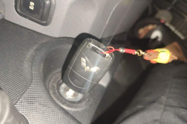Used Wuling Hongguang MINIEV 2021 Macaron Premium Model – Lithium Iron Phosphate Vehicle Key