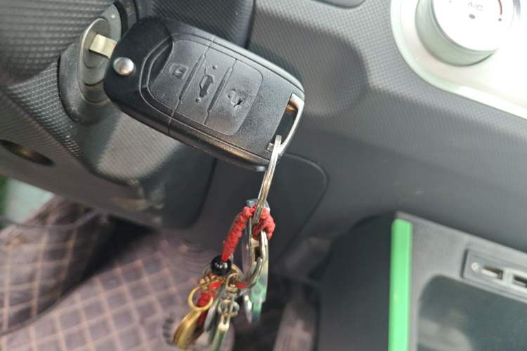 Used Wuling Hongguang MINIEV 2021 Macaron Fashion Model Lithium Iron Phosphate Vehicle Key