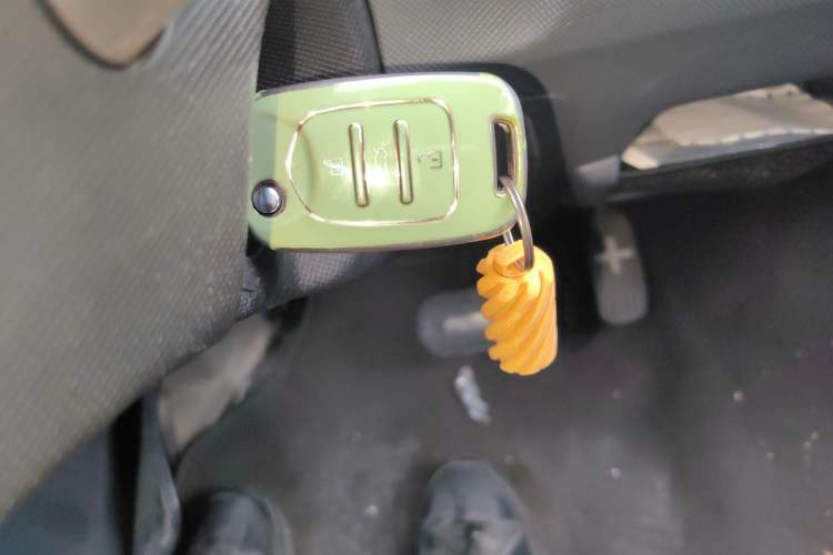 Used Wuling Hongguang MINIEV 2021 Macaron Fashion Model Lithium Iron Phosphate Vehicle Key