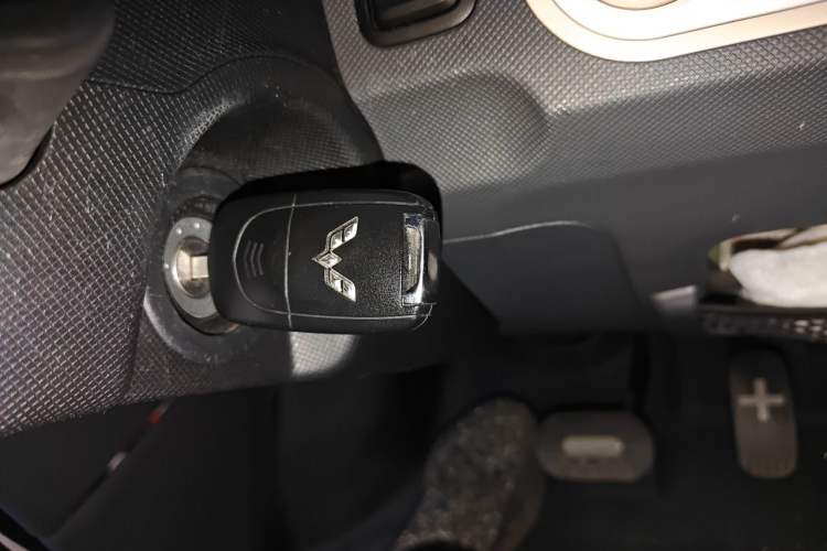 Used Wuling Hongguang MINIEV 2021 Macaron Premium Model – Lithium Iron Phosphate Vehicle Key