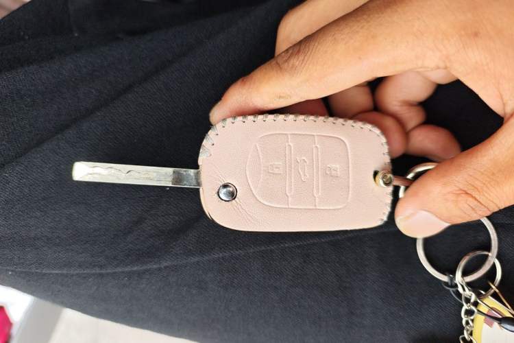 Used Wuling Hongguang MINIEV 2021 Macaron Fashion Model Lithium Iron Phosphate Vehicle Key