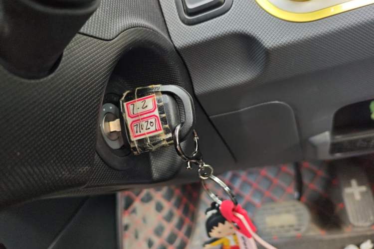 Used Wuling Hongguang MINIEV 2021 Macaron Fashion Model Lithium Iron Phosphate Vehicle Key