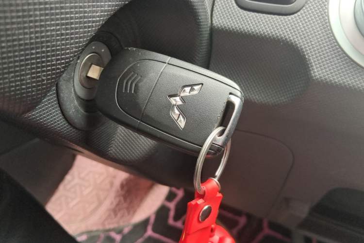 Used Wuling Hongguang MINIEV 2021 Macaron Premium Model – Lithium Iron Phosphate Vehicle Key
