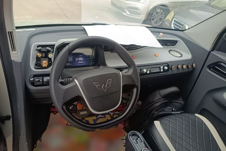 Used Wuling Hongguang MINIEV 2021 Macaron Fashion Edition Lithium-Ion Battery Center Console