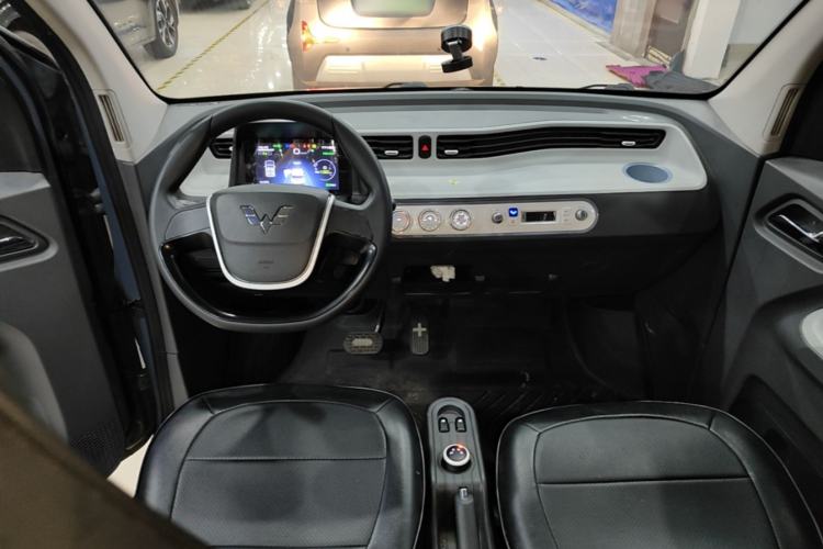 Used Wuling Hongguang MINIEV 2021 Macaron Premium Model – Lithium Iron Phosphate Center Console