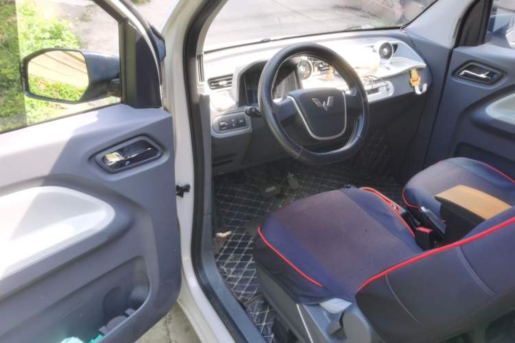 Used Wuling Hongguang MINIEV 2021 Macaron Premium Model – Lithium Iron Phosphate Driver Seat