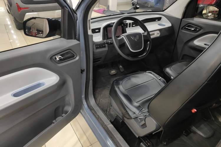 Used Wuling Hongguang MINIEV 2021 Macaron Premium Model – Lithium Iron Phosphate Driver Seat