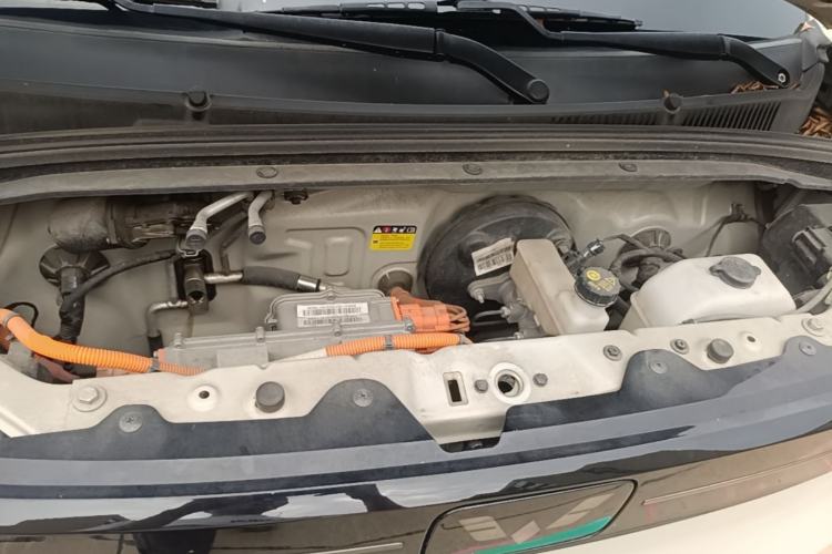 Used Wuling Hongguang MINIEV 2021 Macaron Fashion Edition Lithium-Ion Battery Engine Bay
