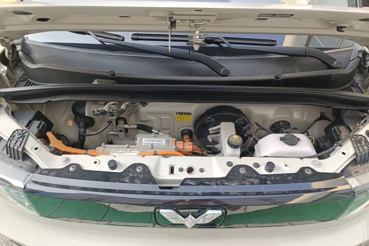 Used Wuling Hongguang MINIEV 2021 Macaron Fashion Model Lithium Iron Phosphate Engine Bay