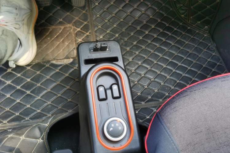 Used Wuling Hongguang MINIEV 2021 Macaron Premium Model – Lithium Iron Phosphate Gear Lever
