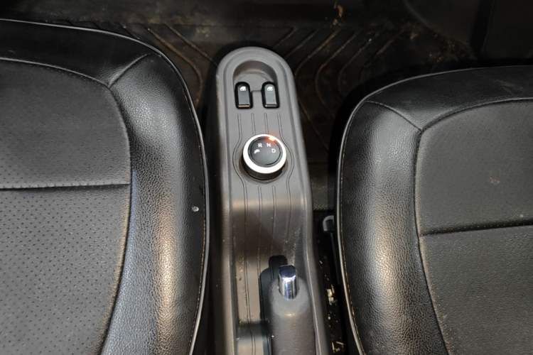 Used Wuling Hongguang MINIEV 2021 Macaron Premium Model – Lithium Iron Phosphate Gear Lever