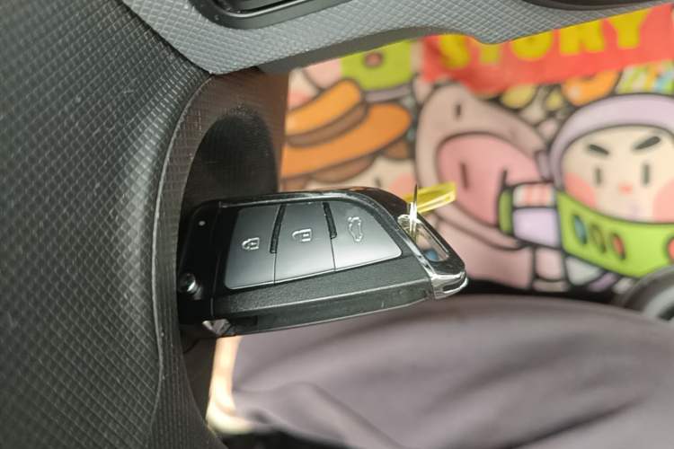 Used Wuling Hongguang MINIEV 2021 Macaron Fashion Edition Lithium-Ion Battery Interior 1