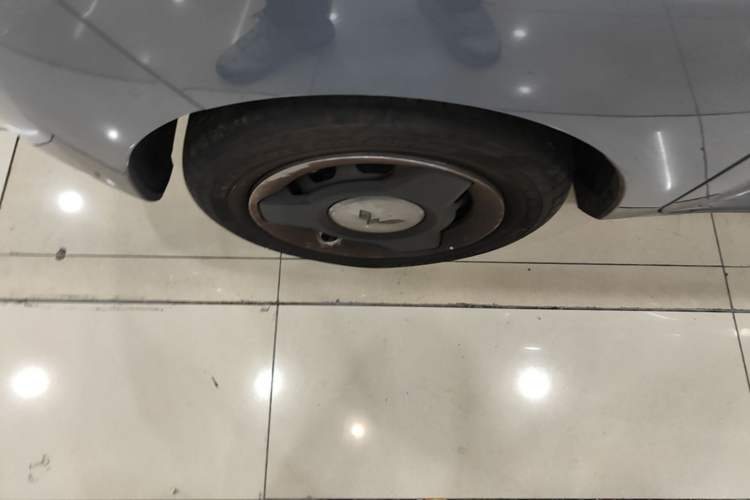 Used Wuling Hongguang MINIEV 2021 Macaron Premium Model – Lithium Iron Phosphate Left Front Wheel Hub
