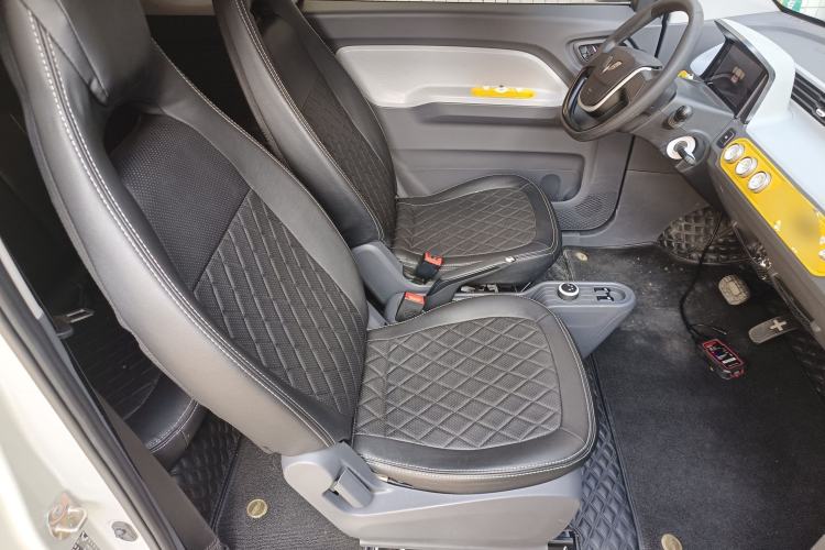 Used Wuling Hongguang MINIEV 2021 Macaron Fashion Model Lithium Iron Phosphate Right Front Seat