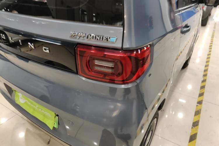 Used Wuling Hongguang MINIEV 2021 Macaron Premium Model – Lithium Iron Phosphate Right Rear Taillight