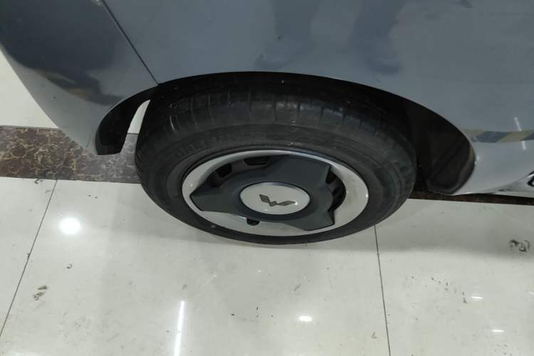 Used Wuling Hongguang MINIEV 2021 Macaron Premium Model – Lithium Iron Phosphate Right Rear Wheel Hub