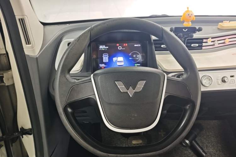Used Wuling Hongguang MINIEV 2021 Macaron Fashion Model Lithium Iron Phosphate Steering Wheel