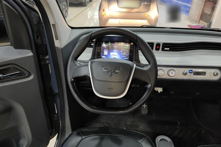 Used Wuling Hongguang MINIEV 2021 Macaron Premium Model – Lithium Iron Phosphate Steering Wheel