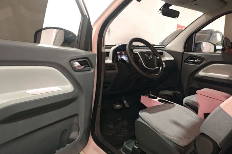 Used Wuling Hongguang MINIEV 2021 Macaron Fashion Model Lithium Iron Phosphate Driver Seat