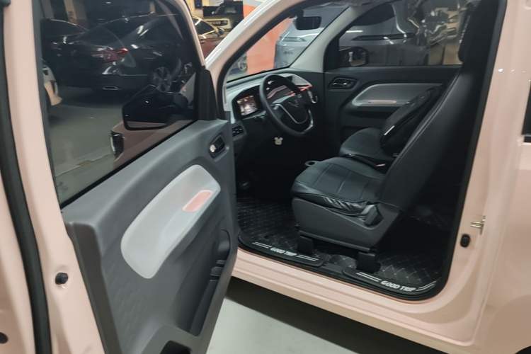 Used Wuling Hongguang MINIEV 2021 Macaron Premium Model – Lithium Iron Phosphate Driver Seat