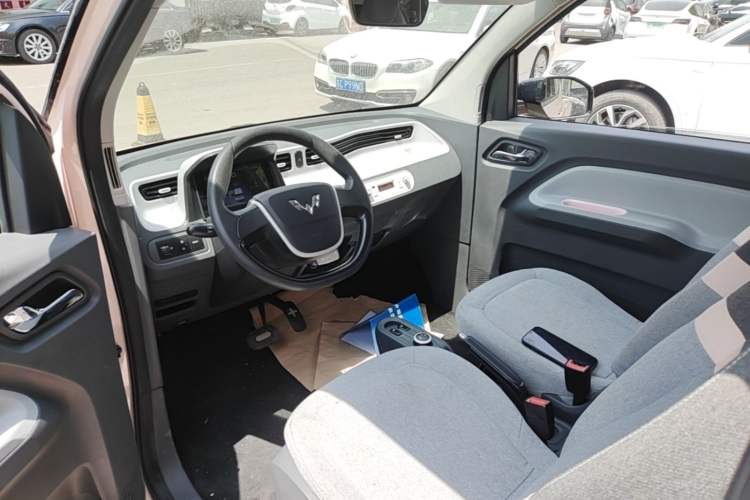Used Wuling Hongguang MINIEV 2021 Macaron Premium Model – Lithium Iron Phosphate Driver Seat