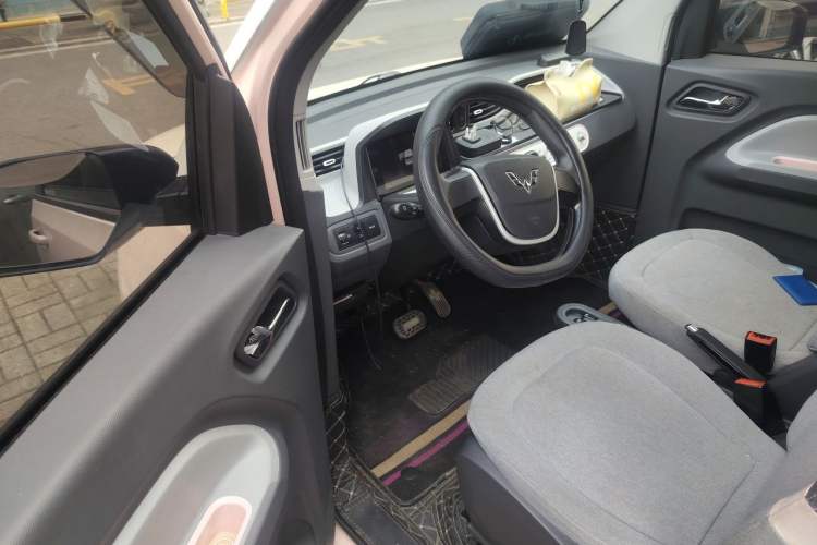Used Wuling Hongguang MINIEV 2021 Macaron Premium Model – Lithium Iron Phosphate Driver Seat