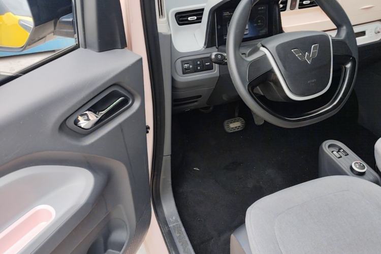 Used Wuling Hongguang MINIEV 2021 Macaron Premium Model – Lithium Iron Phosphate Driver Seat
