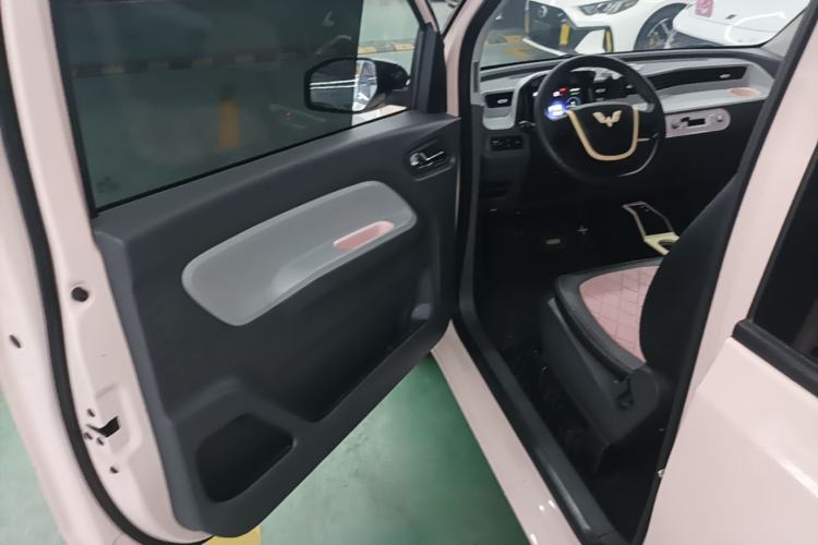 Used Wuling Hongguang MINIEV 2021 Macaron Premium Model – Lithium Iron Phosphate Driver Seat