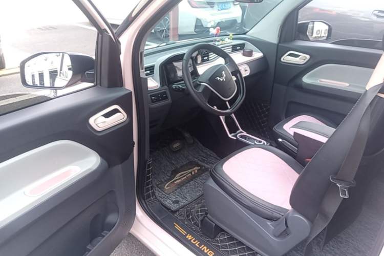 Used Wuling Hongguang MINIEV 2021 Macaron Premium Model – Lithium Iron Phosphate Driver Seat