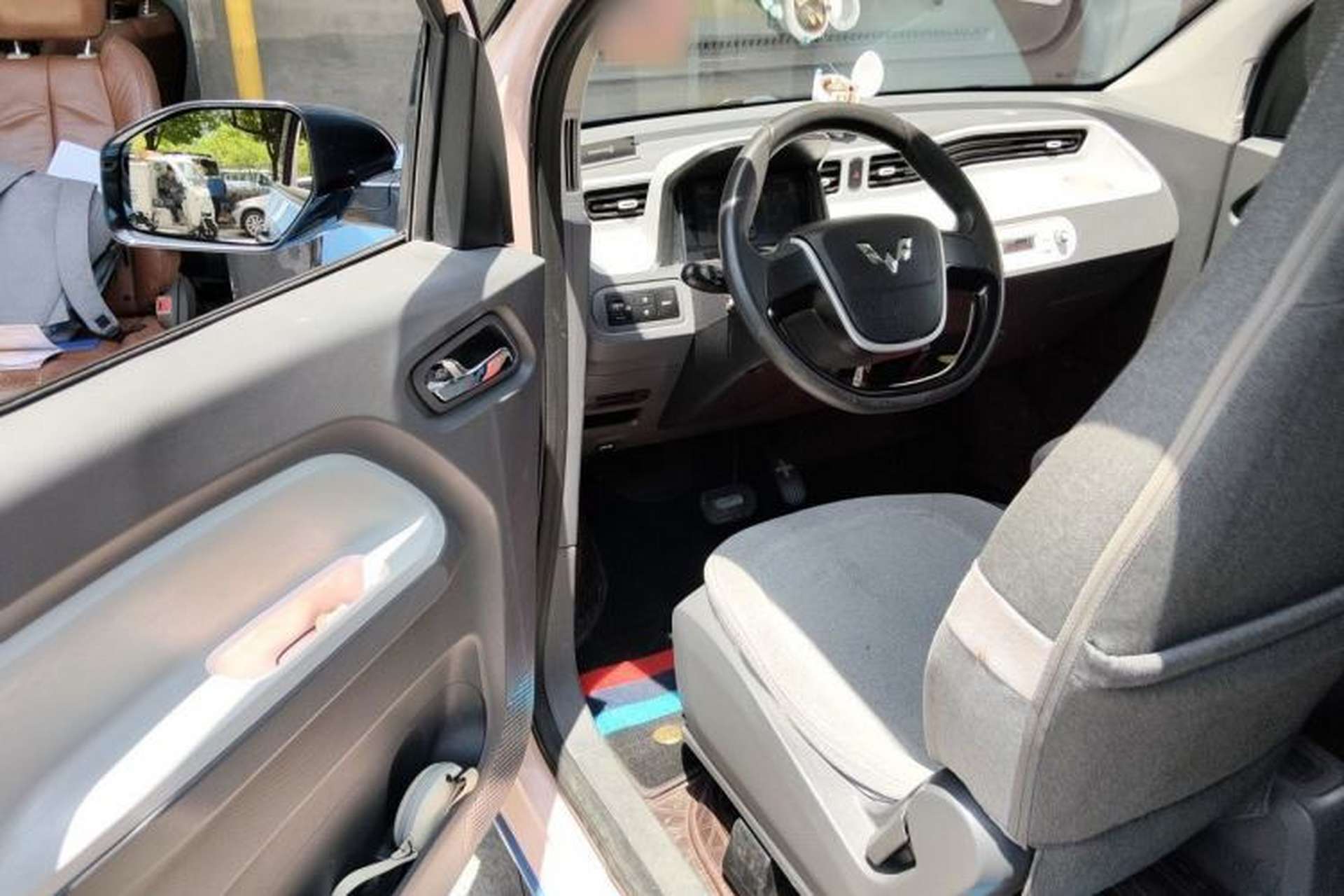 Used Wuling Hongguang MINIEV 2021 Macaron Premium Model – Lithium Iron Phosphate Driver Seat