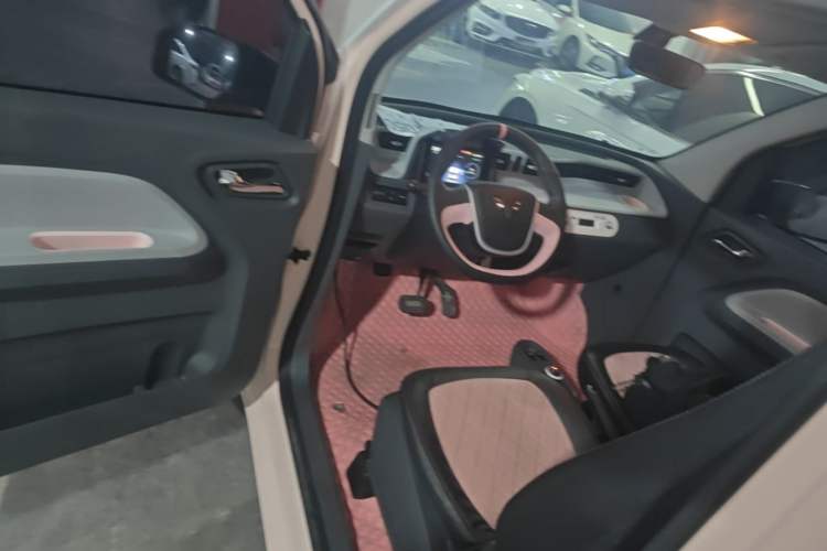Used Wuling Hongguang MINIEV 2021 Macaron Premium Model – Lithium Iron Phosphate Driver Seat
