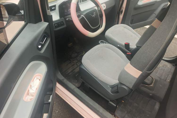 Used Wuling Hongguang MINIEV 2021 Macaron Fashion Edition Lithium-Ion Battery Driver Seat