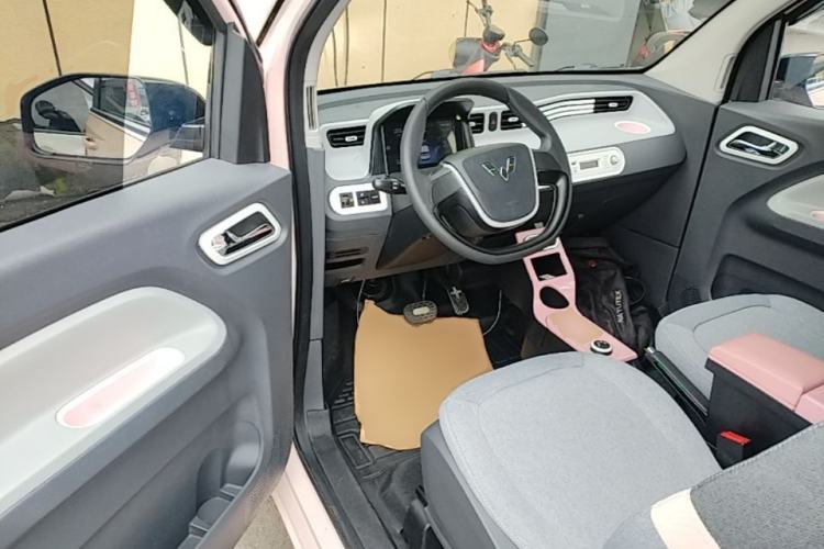 Used Wuling Hongguang MINIEV 2021 Macaron Fashion Model Lithium Iron Phosphate Driver Seat
