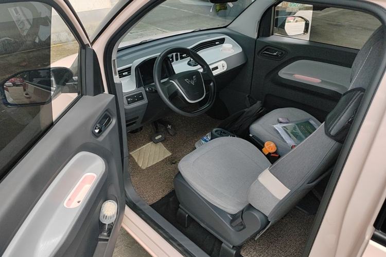 Used Wuling Hongguang MINIEV 2021 Macaron Fashion Model Lithium Iron Phosphate Driver Seat