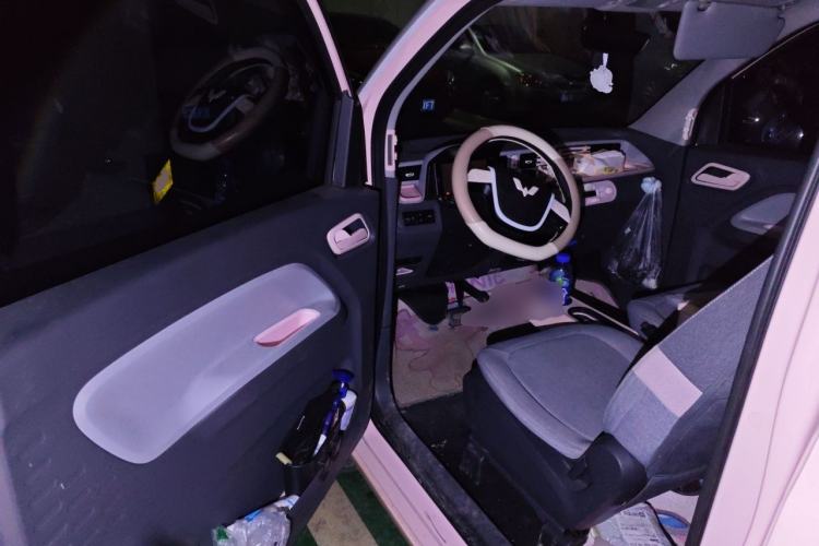 Used Wuling Hongguang MINIEV 2021 Macaron Premium Model – Lithium Iron Phosphate Driver Seat