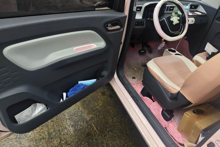 Used Wuling Hongguang MINIEV 2021 Macaron Fashion Model Lithium Iron Phosphate Driver Seat