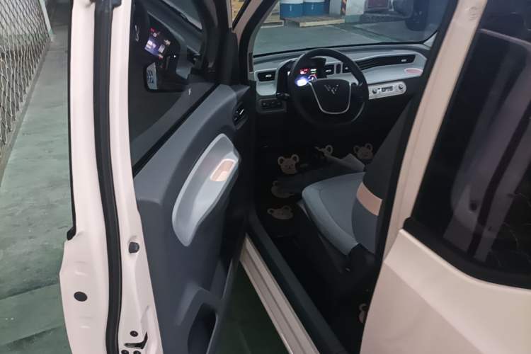 Used Wuling Hongguang MINIEV 2021 Macaron Premium Model – Lithium Iron Phosphate Driver Seat