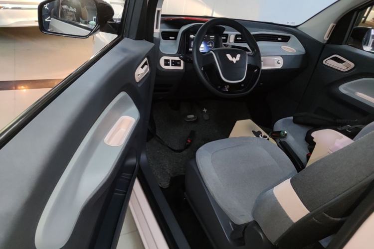 Used Wuling Hongguang MINIEV 2021 Macaron Premium Model – Lithium Iron Phosphate Driver Seat