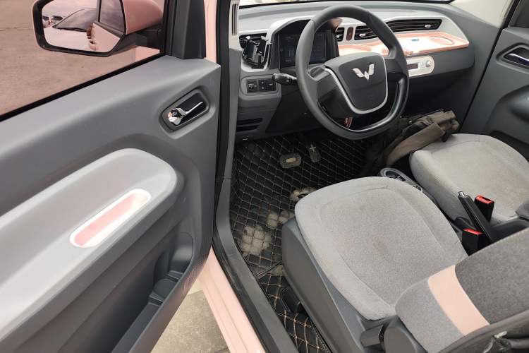 Used Wuling Hongguang MINIEV 2021 Macaron Premium Model – Lithium-NMC Driver Seat