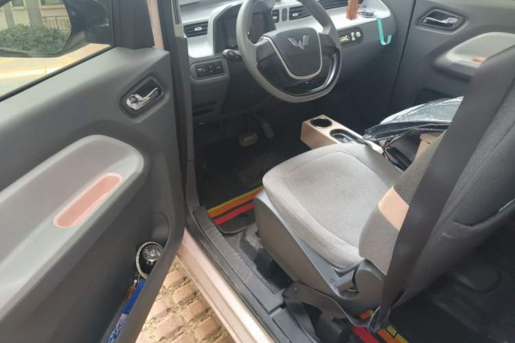 Used Wuling Hongguang MINIEV 2021 Macaron Premium Model – Lithium Iron Phosphate Driver Seat