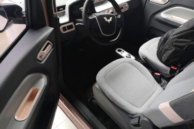 Used Wuling Hongguang MINIEV 2021 Macaron Premium Model – Lithium Iron Phosphate Driver Seat