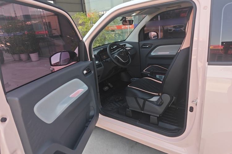 Used Wuling Hongguang MINIEV 2021 Macaron Premium Model – Lithium-NMC Driver Seat