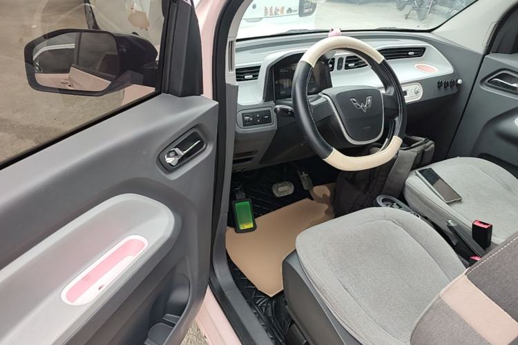 Used Wuling Hongguang MINIEV 2021 Macaron Fashion Model Lithium Iron Phosphate Driver Seat