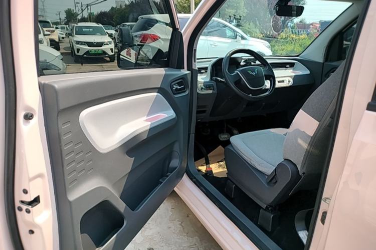 Used Wuling Hongguang MINIEV 2021 Macaron Fashion Model Lithium Iron Phosphate Driver Seat