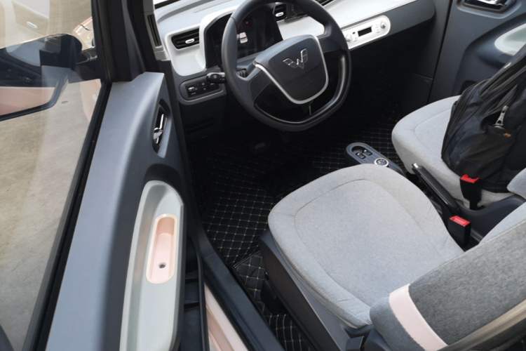 Used Wuling Hongguang MINIEV 2021 Macaron Premium Model – Lithium-NMC Driver Seat